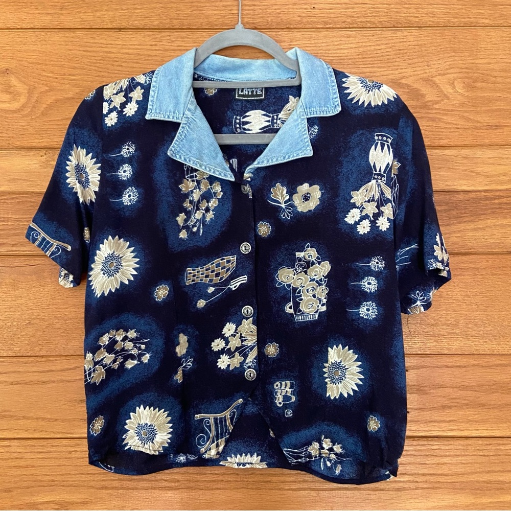 Vintage 90s Latte novelty vase floral chair print button front collared blouse